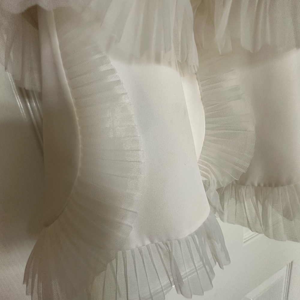 🤍🤍BCBG WHITE DRESS🤍🤍 - Picture 3 of 11